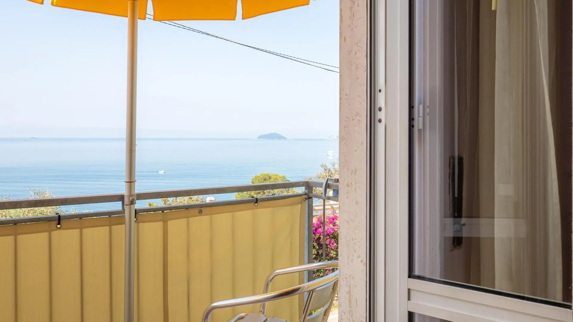 Hotel Il Nido Tellaro 3*,  Italy
